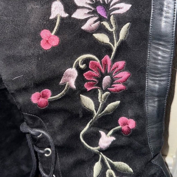 Donald Pliner Lace-up Heeled Boots - Picture 2 of 3